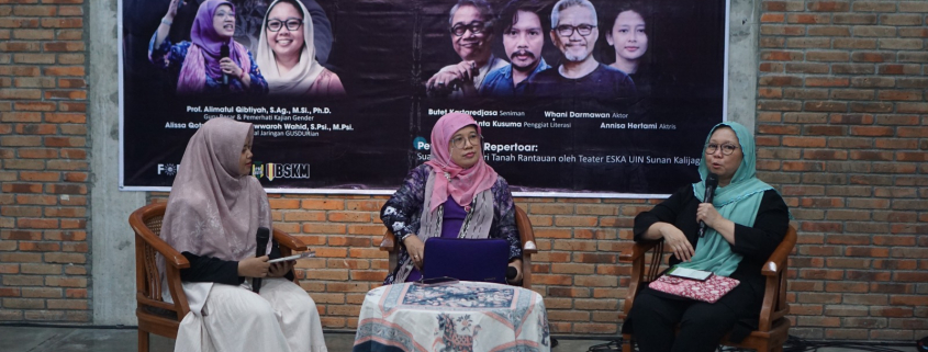 90 TAHUN BUYA SYAFII, dalam foto tampak Ibu Alimatul Qibtiyah bersama Ibu Alissa Wahid sebagai pembicara