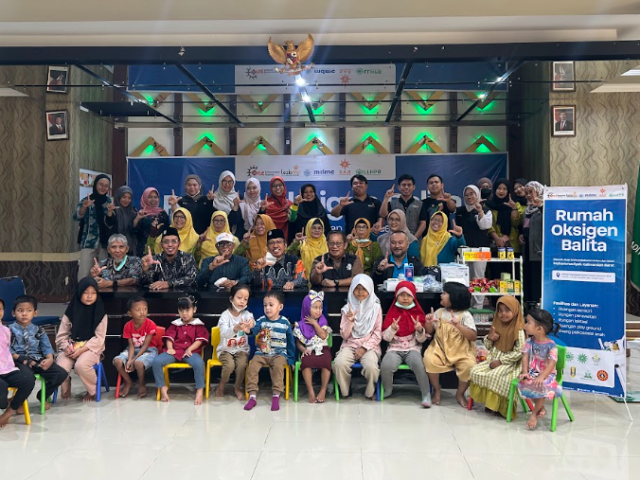 Lazismu PP ‘Aisyiyah Salurkan Bantuan untuk Rumah Oksigen Balita yang Terdampak Karhutla di Kalimantan Barat