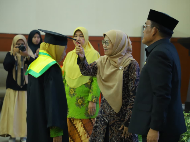 105 Lansia Diwisuda, ‘Aisyiyah Wujudkan Lansia Sehat, Mandiri, dan Bermartabat